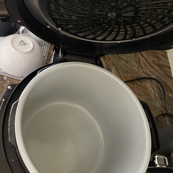 The Ninja® Foodi™ Deluxe—the deluxe pressure cooke - Picture 3 of 3